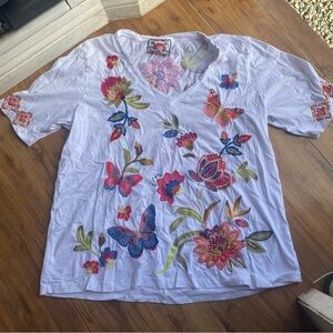 Johnny Was Tee XL Embroidered Butterfly Flower Design